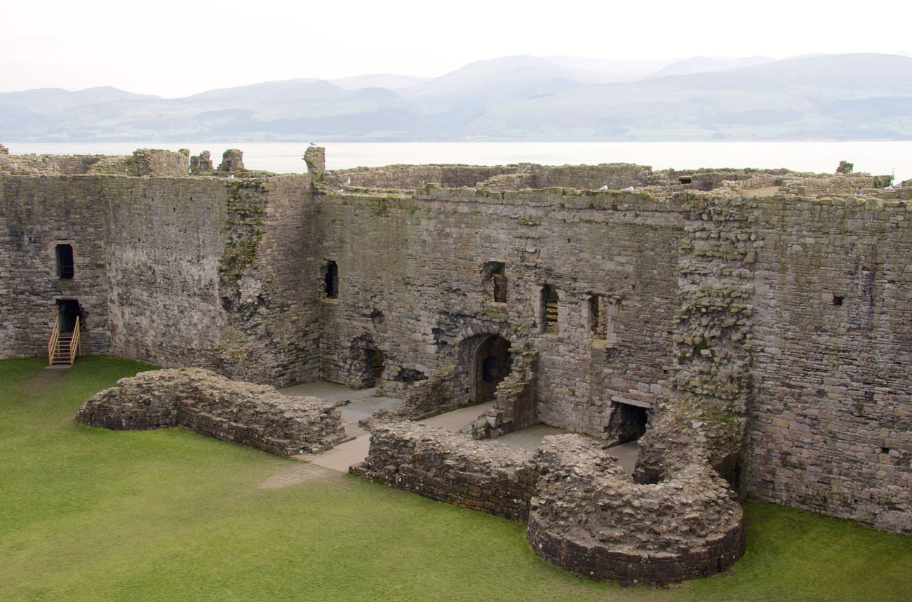 Beaumaris - Royal Castle - Ancient and medieval architecture